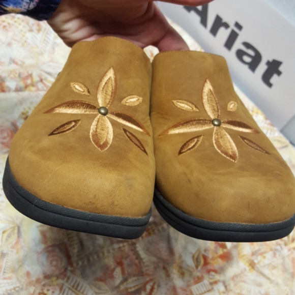 Women's Ariat LIKE NEW leather mules 9.5 - Picture 10 of 10